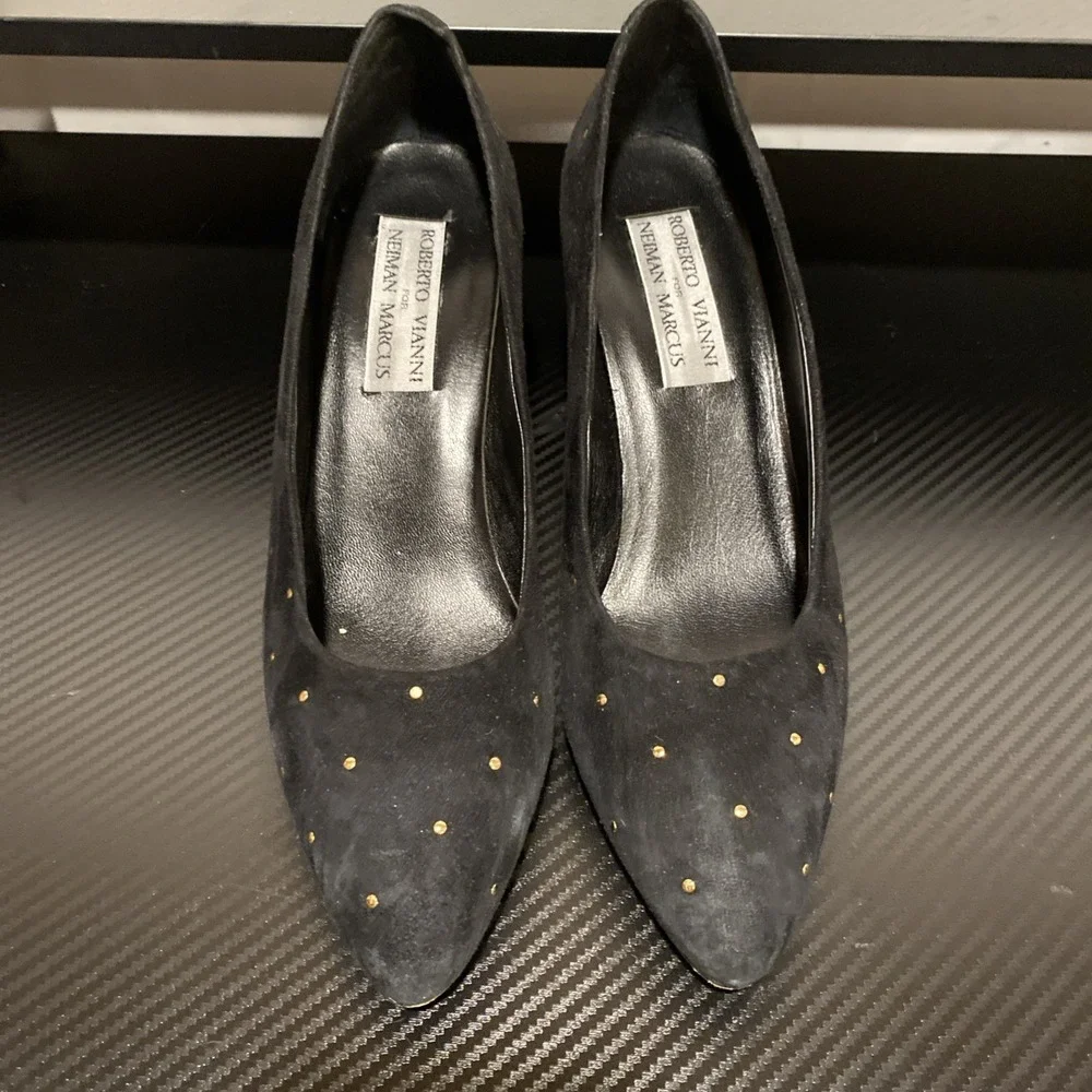 VTG Roberto Vianni For Neiman Marcus Tempo Suede Black Pumps Gold Studded Sz 8.5